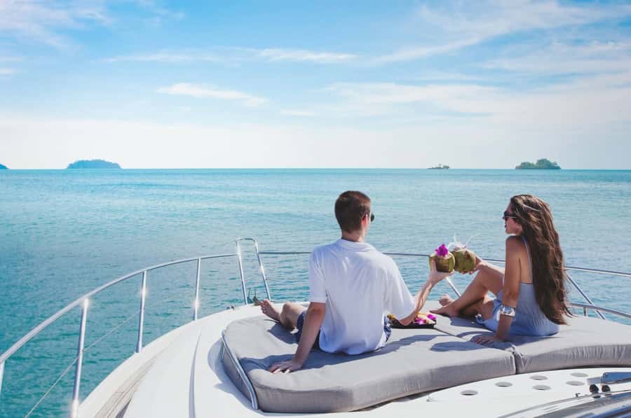 From Baku: Private Yacht Tour - Price and value: what $400 per group really buys