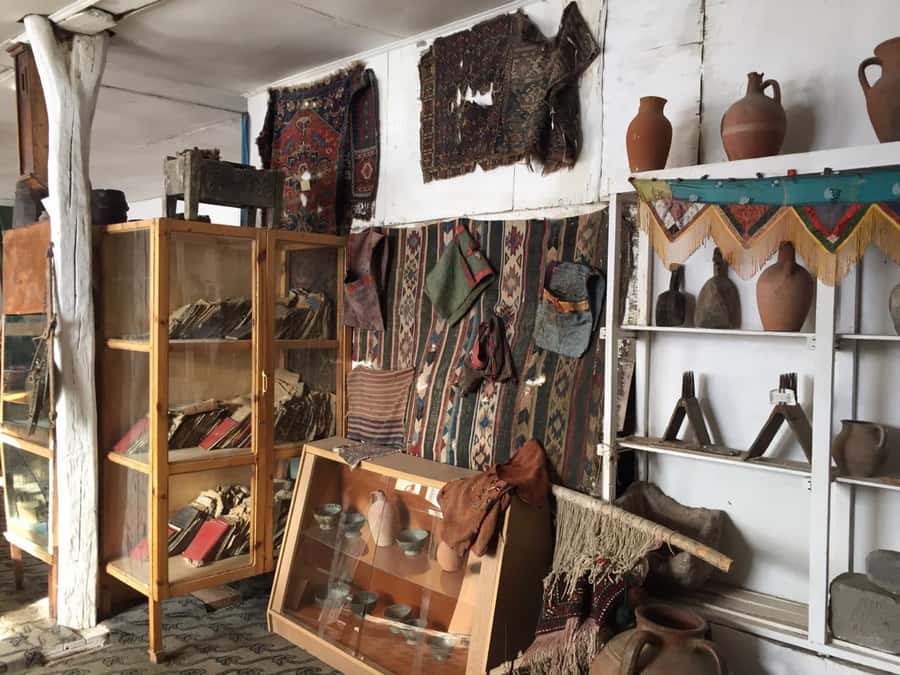 From Baku: Quba and Khinaliq Village Tour - Guides and group size: why Castiel and Yashar matter