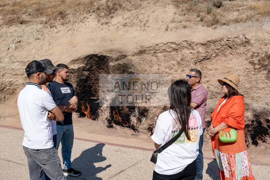 From Bakü: Sightseeing - Ateshgah - Yanardag - Gobustan - Key Things You’ll Really Notice