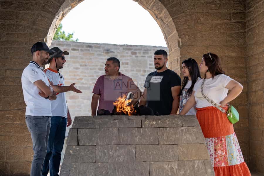 From Bakü: Sightseeing - Ateshgah - Yanardag - Gobustan - Yanardag Fire Mountain and Watching Flames Over Stratified Earth