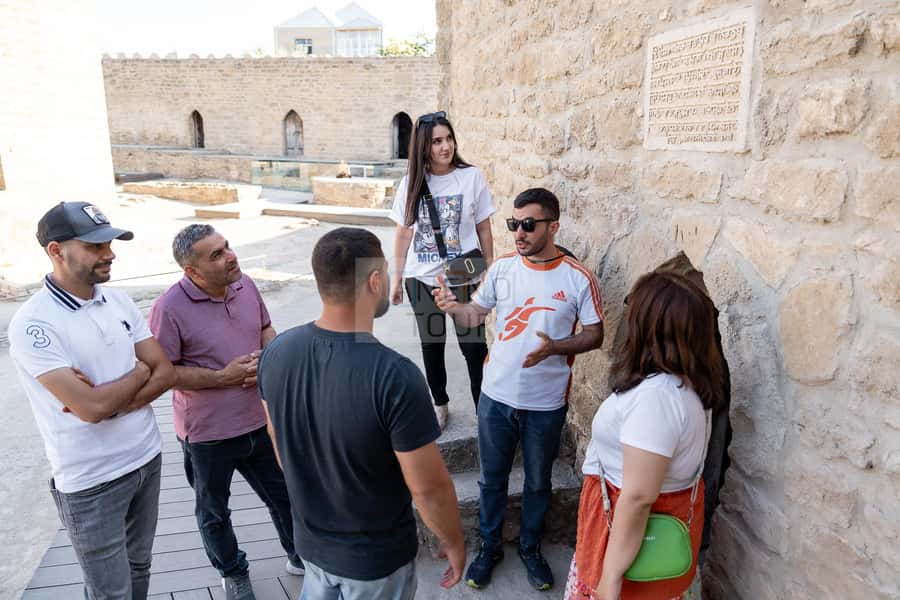 From Bakü: Sightseeing - Ateshgah - Yanardag - Gobustan - Ateshgah Temple, the Pentagonal Altar of Fire Worship
