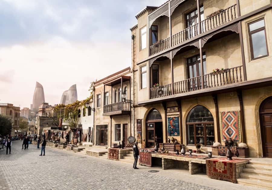 Full-Day City Tour of Baku with Azerbaijani Lunch - How this 8-hour Baku day is built for maximum variety
