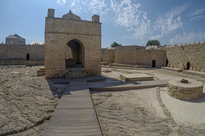 Gobustan-Absheron Tour - Stop 6: Ateshgah Fire Temple, plus the caravanserai story