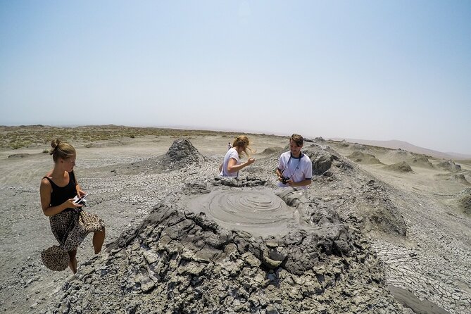 Gobustan and Mud volcanoe GROUP TOUR - The interactive museum: touch screens and 3D panoramas