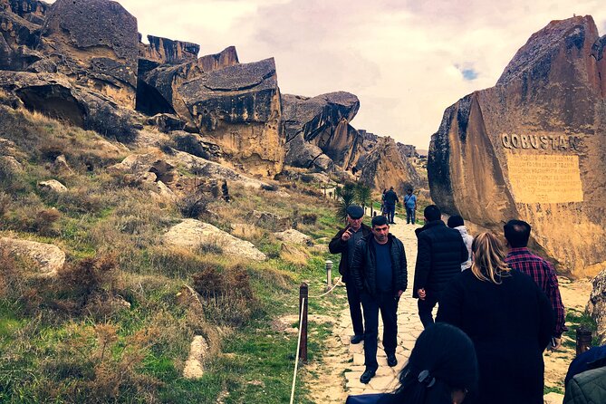 Gobustan Rock Art and Mud volcanoes PRIVATE TOUR - Stop 3: Bibi-Heybat Mosque, a quick but meaningful Baku stop