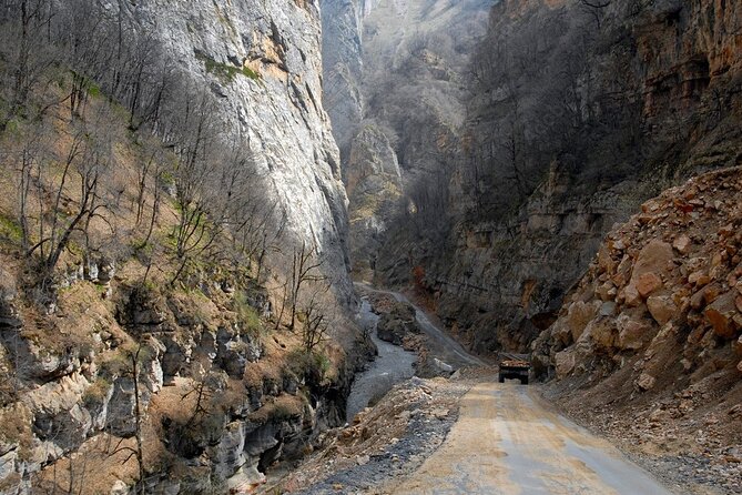 Guba and Khinalig Village Tour (Full-Day) Including Lunch - Five Finger Mountain at Besh Barmag: Short Visit, Big Shape