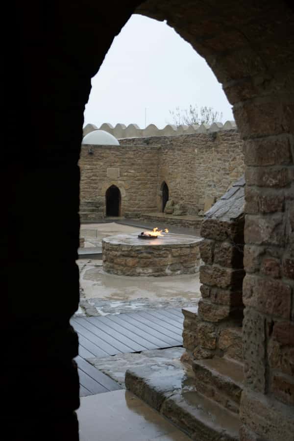 Half Day Ateshgah Fire Temple and Yanardag Private Tour - Ateshgah Fire Temple: the meaning behind the burning vents