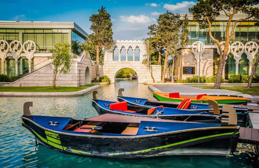 Heartbeat of Baku: Old & Modern City Walk (Group or Private) - Nizami Street: The Main Pedestrian Avenue, Shops, and City Growth