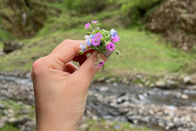 Hiking to Mystic Nisagala Canyon - Nisəqala Canyon, Mystic for a Reason