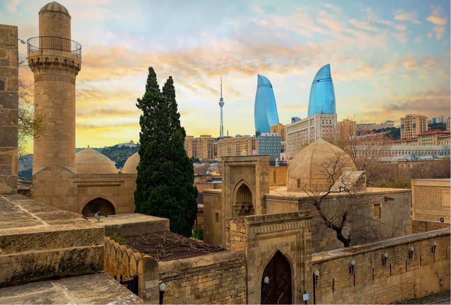 Old and Modern Baku City Tour - Baku Boulevard: sea air, cafes, and an easy stroll
