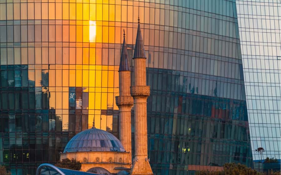 Old and Modern Baku City Tour - How the guide shapes your experience in real life