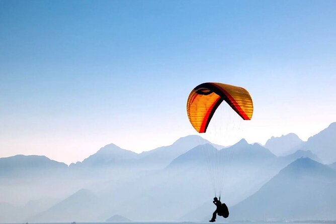 Paragliding Tour Baku - Paragliding Tour Baku, but with a mountain view that feels remote