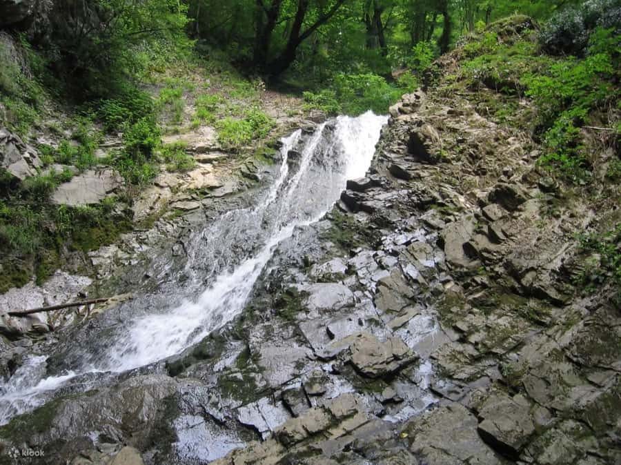 Shamakhi and Gabala Guided Day Tour - Seven Beauties Waterfall: Quick Photos, Real Scenery