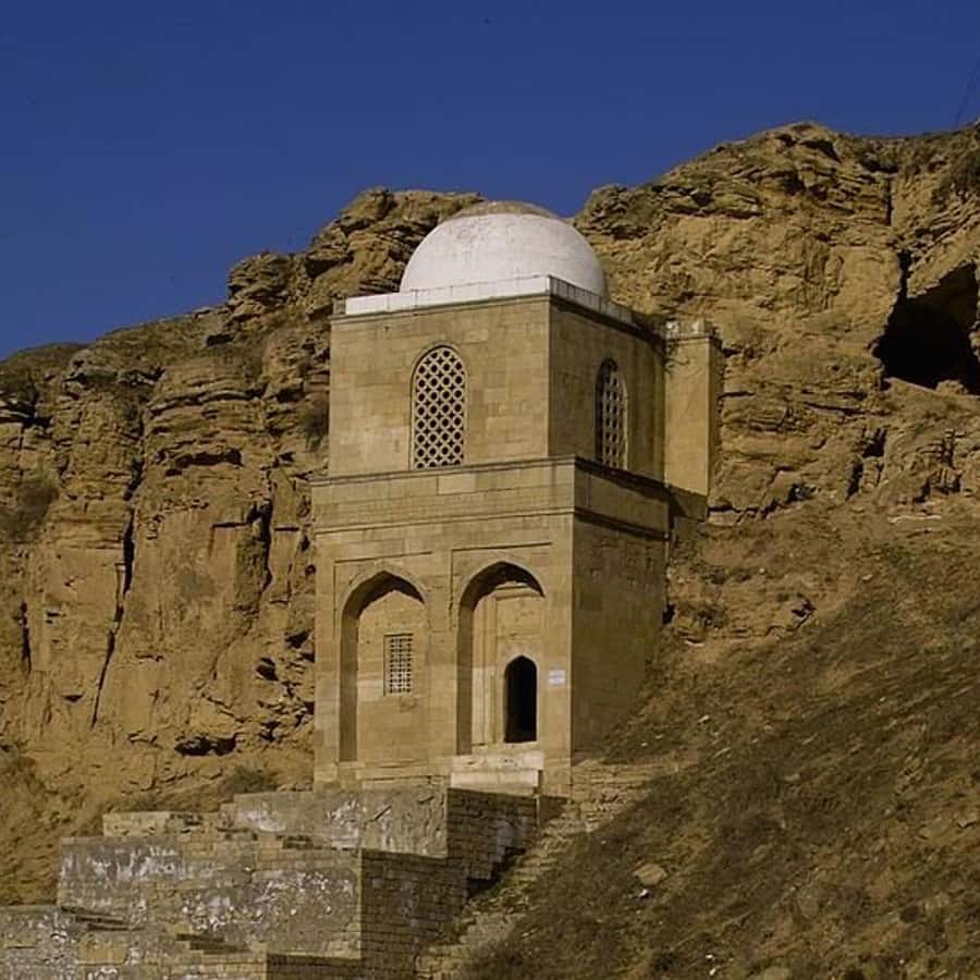 Shamakhi and Gabala Guided Day Tour - First Stop: Diri-Baba Mausoleum and the 15th-Century Setting