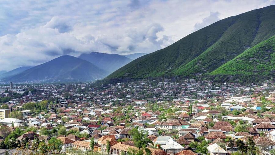 Sheki group Tour from Baku with guide - Sheki town time: the small streets you’ll actually enjoy walking